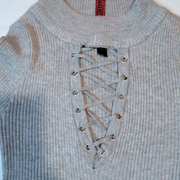 Yoki Gray Ribbed Lace Up Chest Mock Neck Long Sleeve Sweater Size Small - Picture 10 of 11